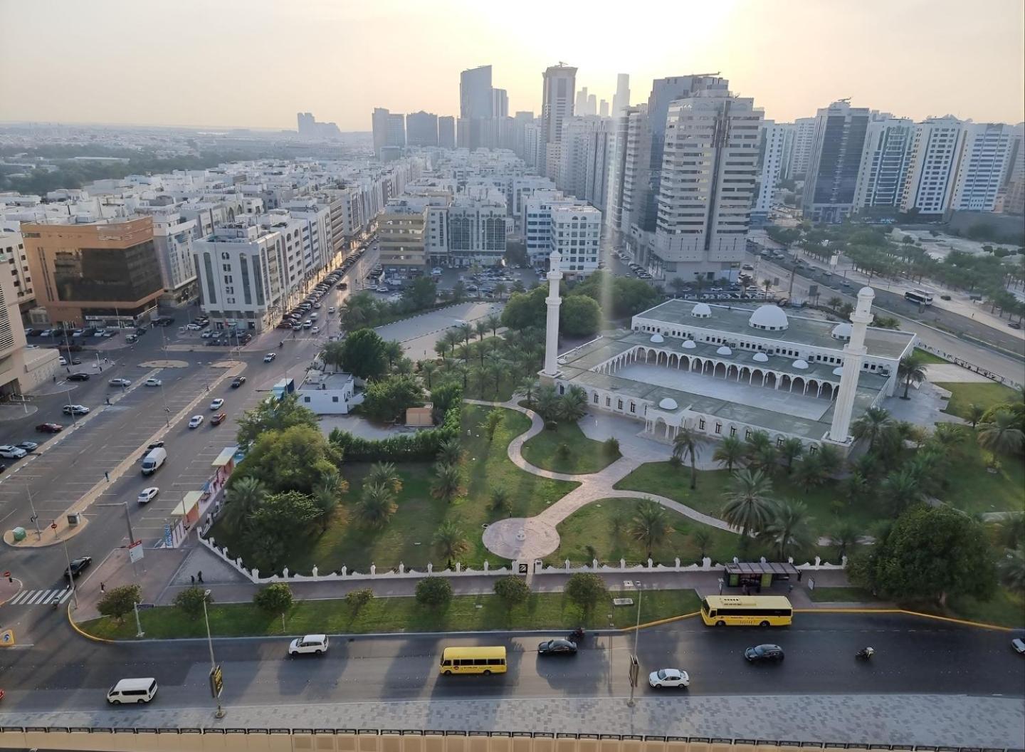 Wonder Balcony - Heart Of Hostel Abu Dhabi