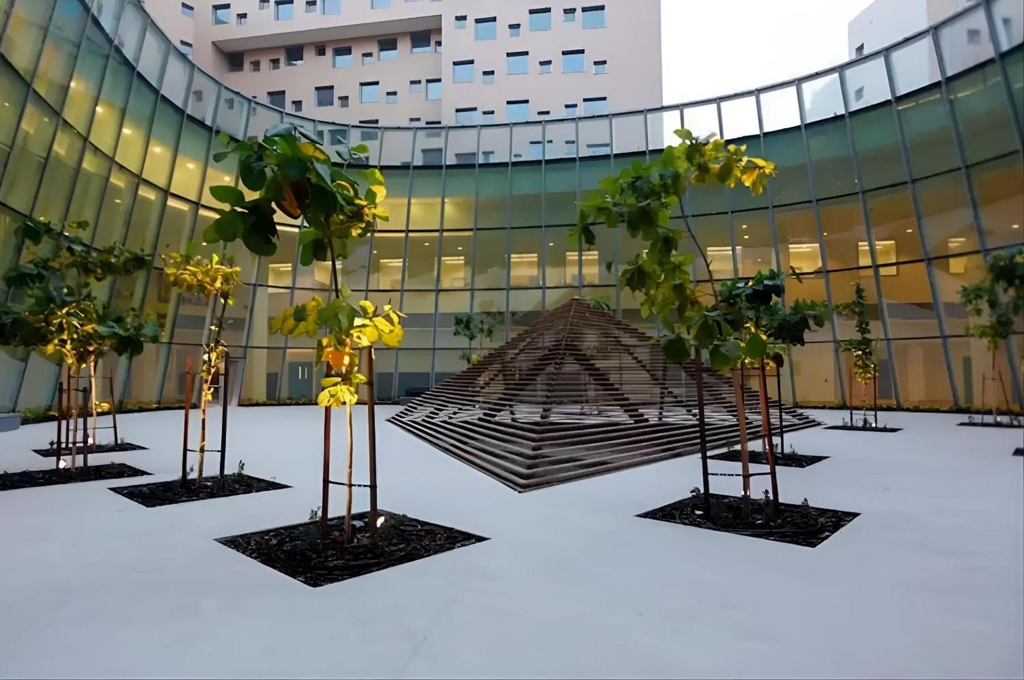 Wonder Balcony - Heart Of Hostel Abu Dhabi