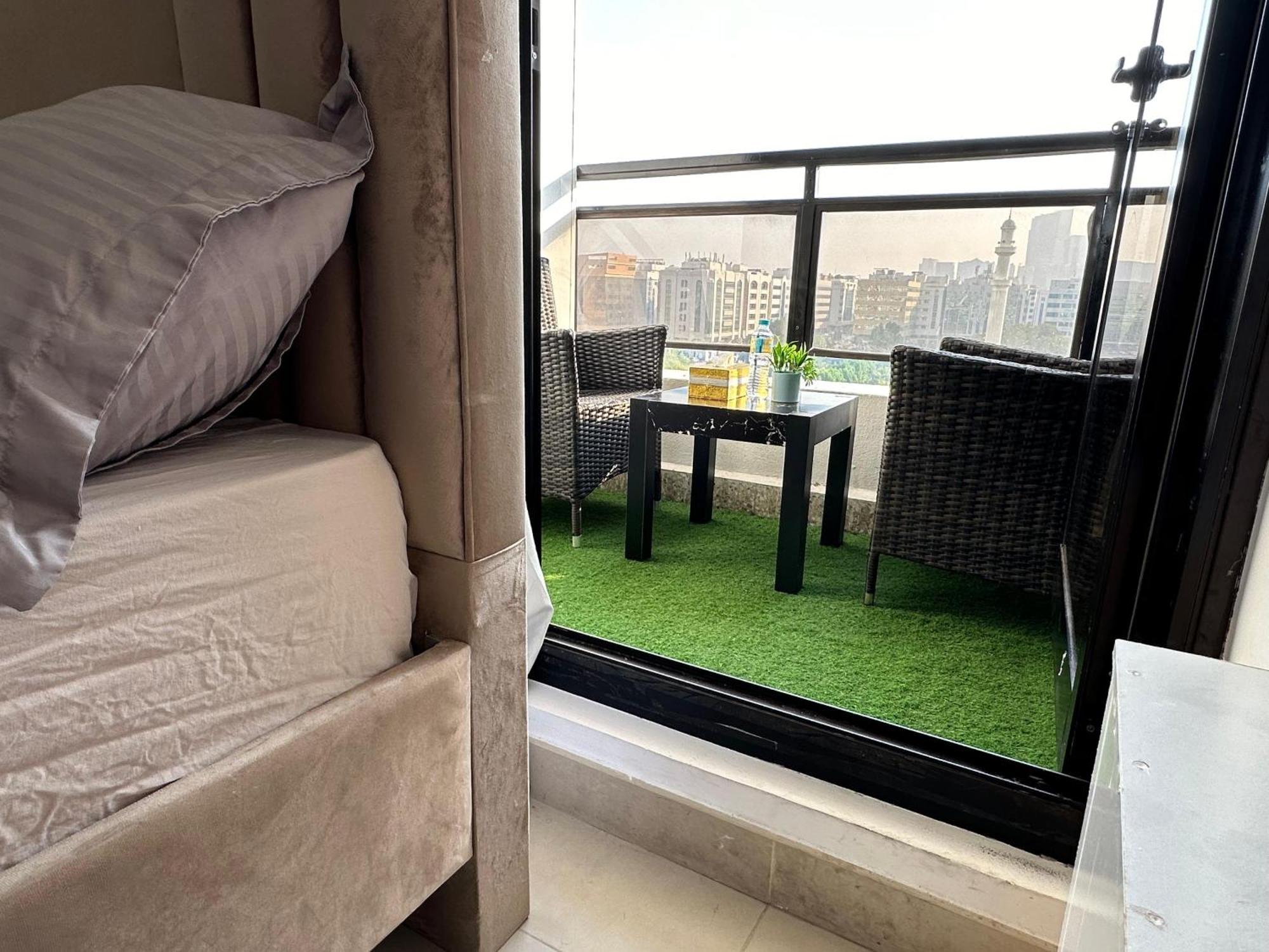 Wonder Balcony - Heart Of Albergue